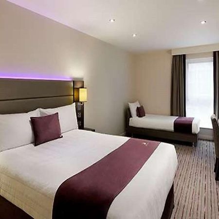 Ringway Premier Inn Manchester Airport מראה חיצוני תמונה