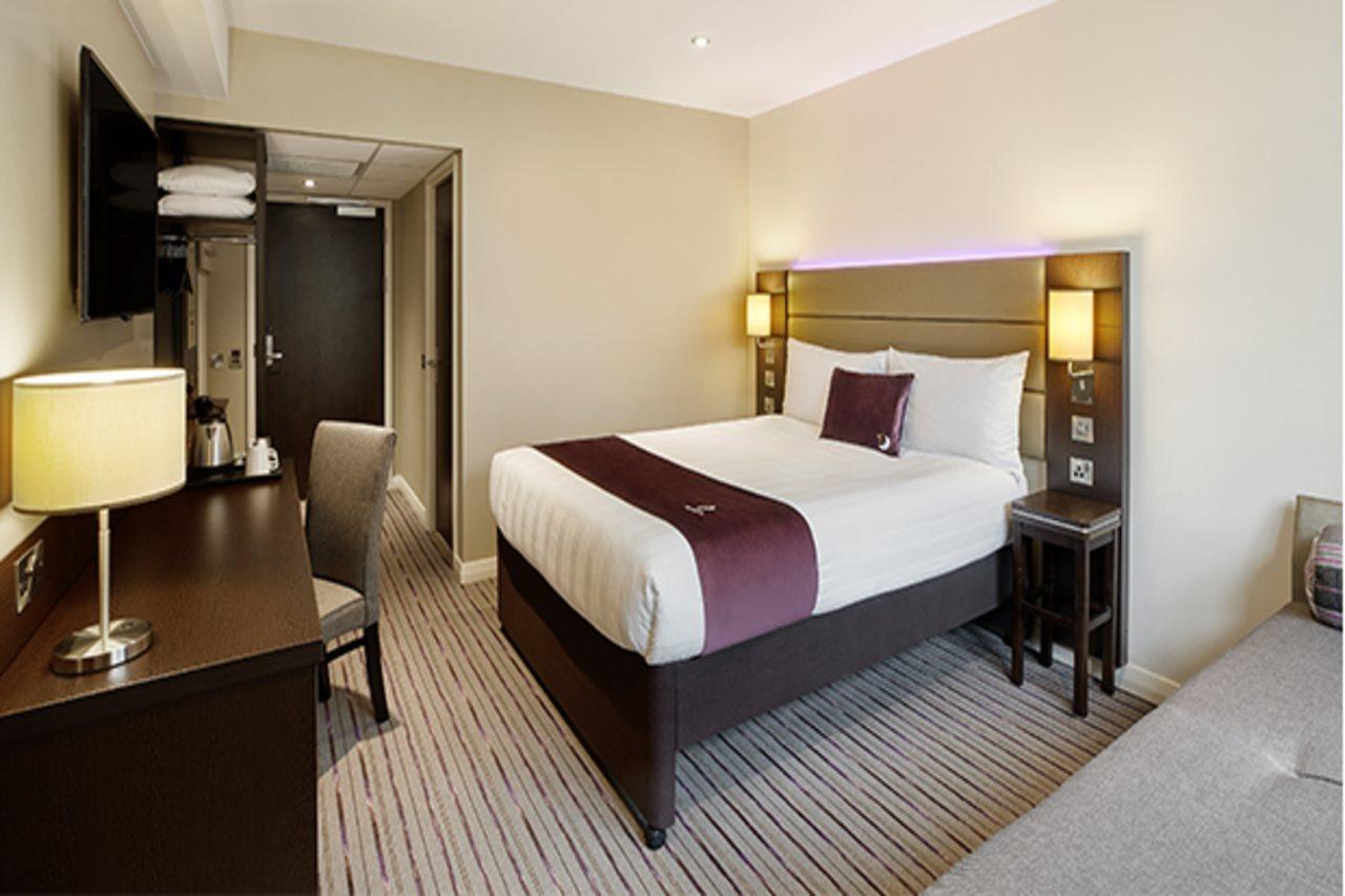 Ringway Premier Inn Manchester Airport מראה חיצוני תמונה