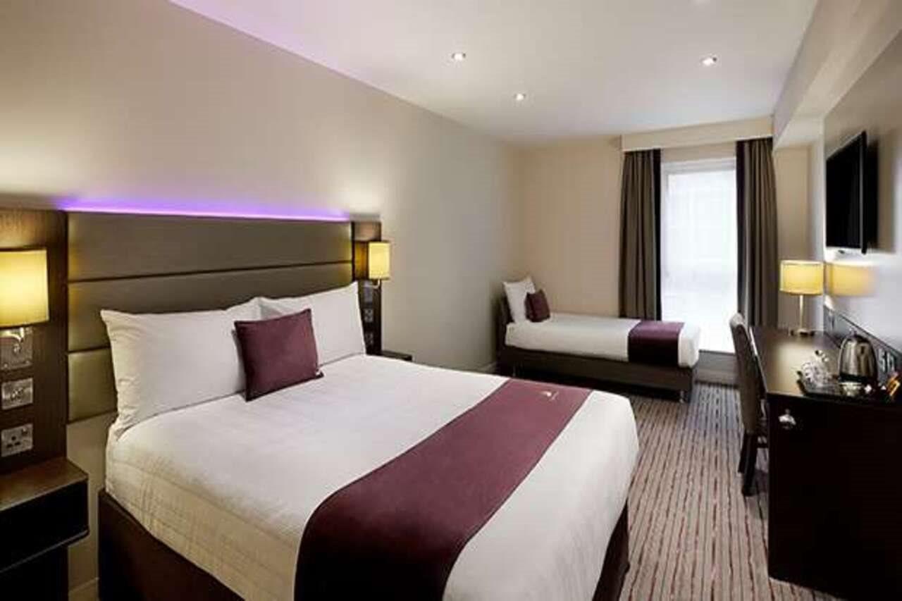 Ringway Premier Inn Manchester Airport מראה חיצוני תמונה