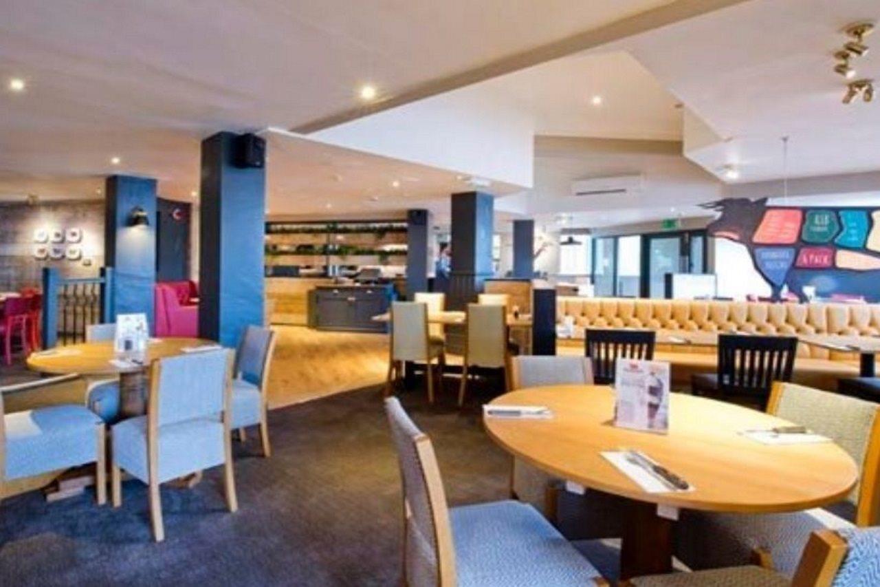 Ringway Premier Inn Manchester Airport מראה חיצוני תמונה