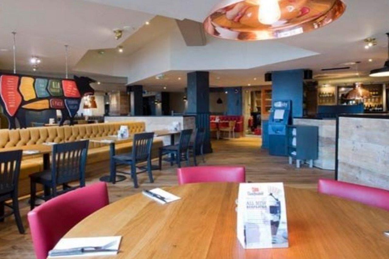 Ringway Premier Inn Manchester Airport מראה חיצוני תמונה